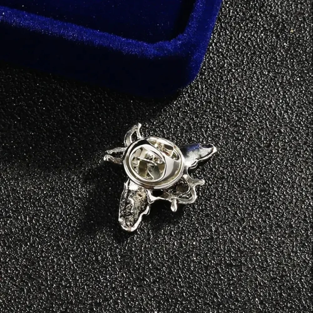 Silver Bee Brooch Pin Vintage Style